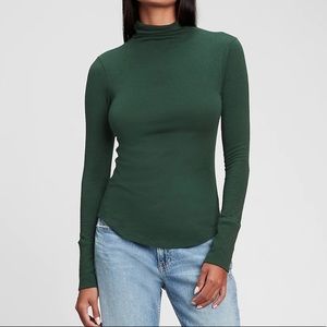 🧡 Gap Featherweight Funnel-Neck Long Sleeve T-Shirt Emerald Green